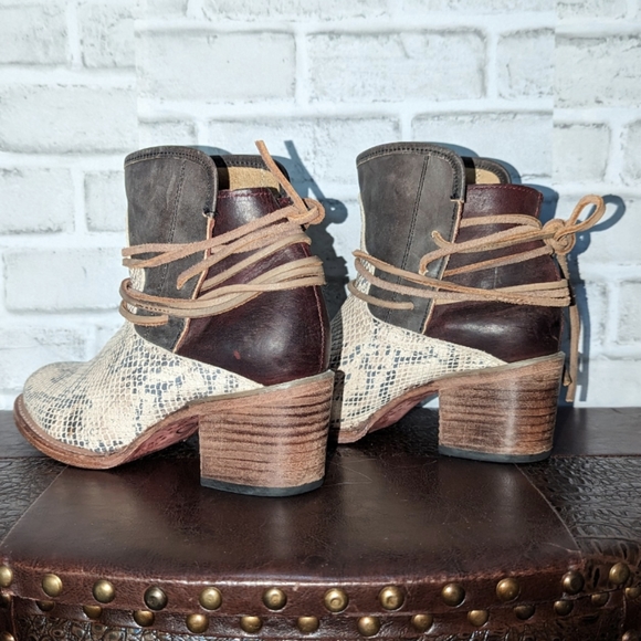 FreeBird CASEY Snake Multi Ankle Boots size 8 - Picture 7 of 15